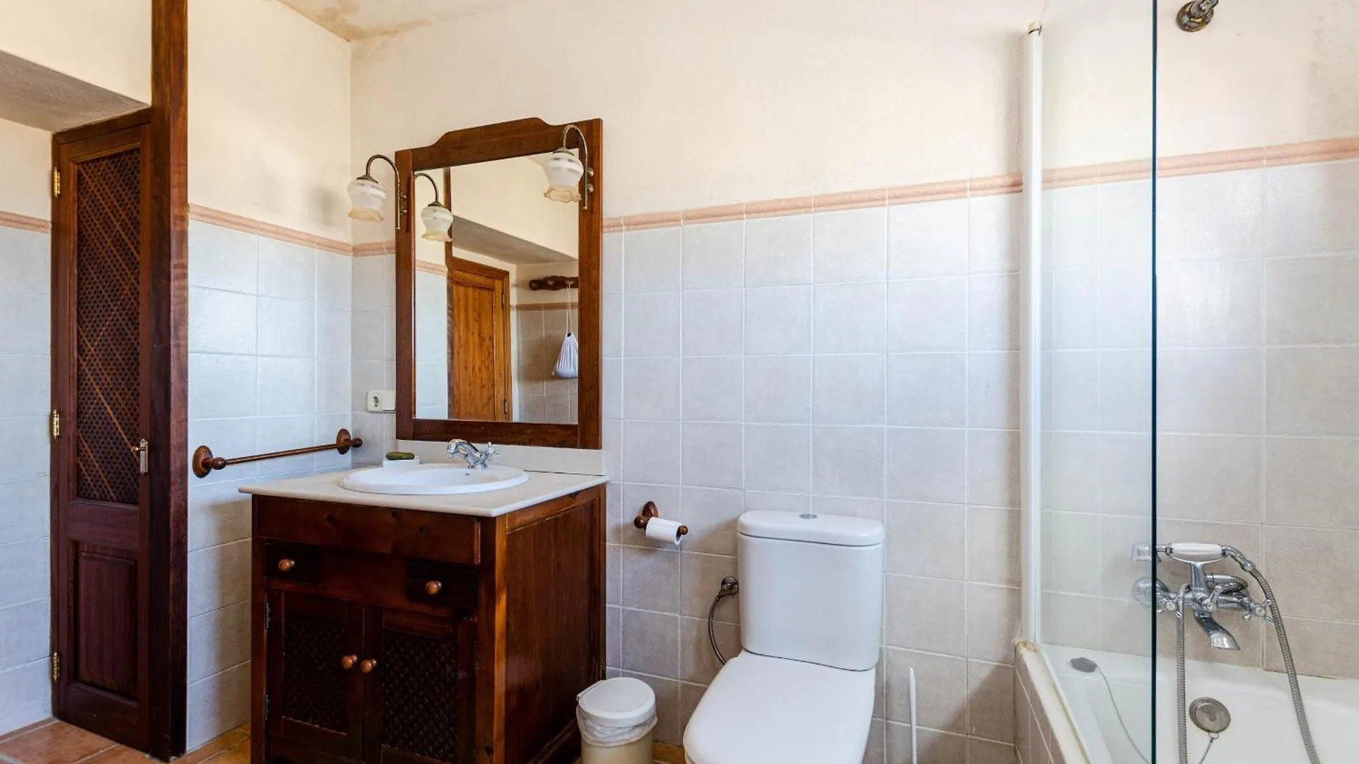 Yourhouse Cas Forner Maria De La Salut 0*,